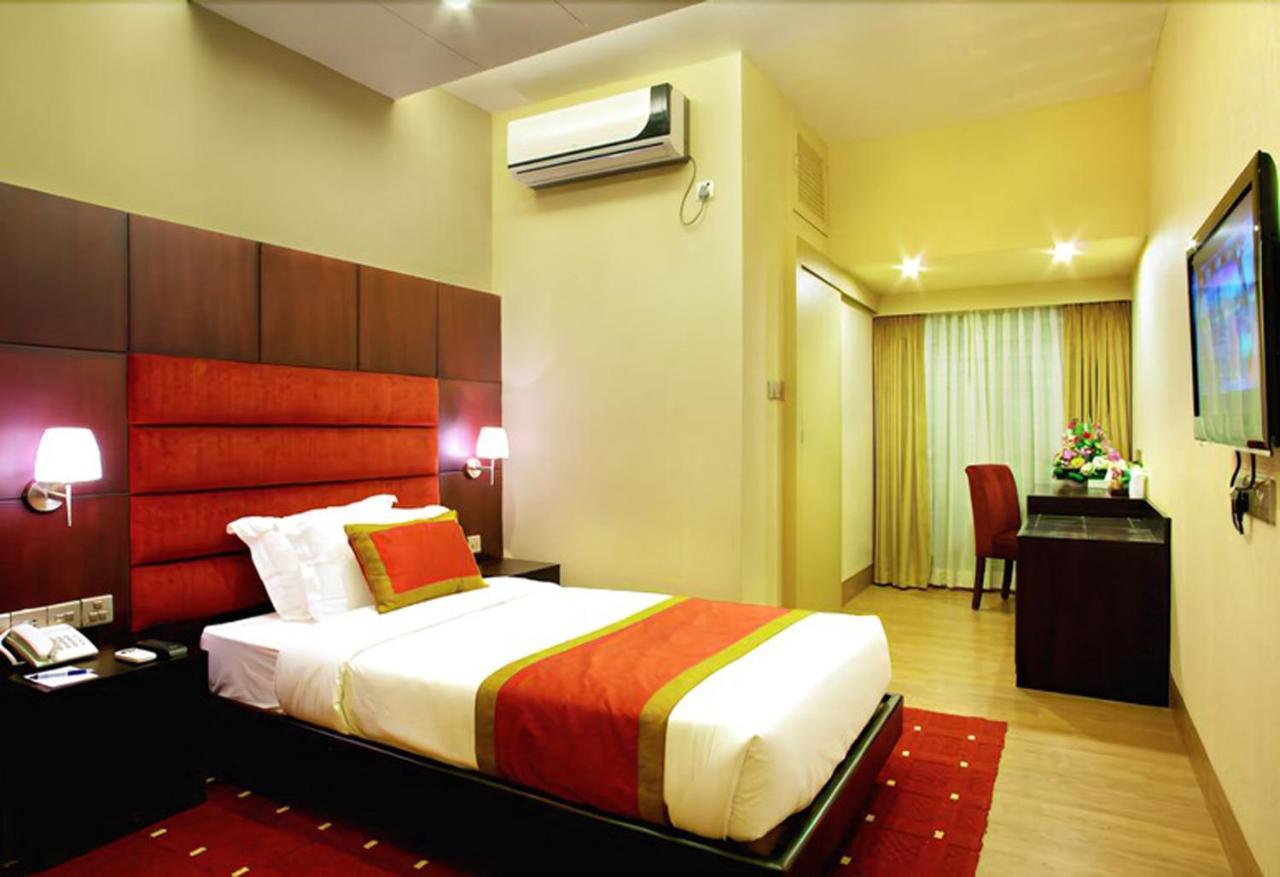 West Park Inn ธากา ภายนอก รูปภาพ
